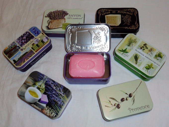 boite-savon-metal-plantes-aromatiques-1-douceur-des-sens.jpg